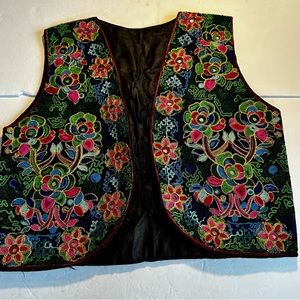 Western boho Vintage embroidered folk art vest Sz s/m